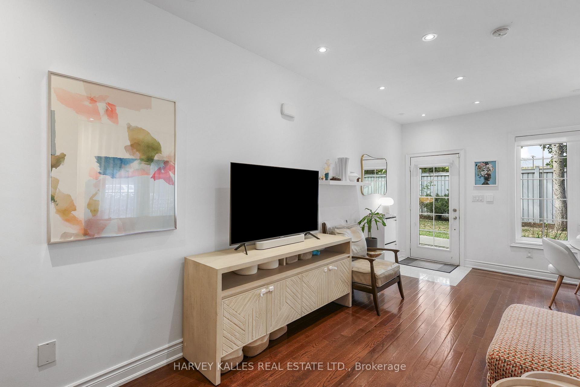 70 Hargrave Lane 7, Toronto Unit: 7