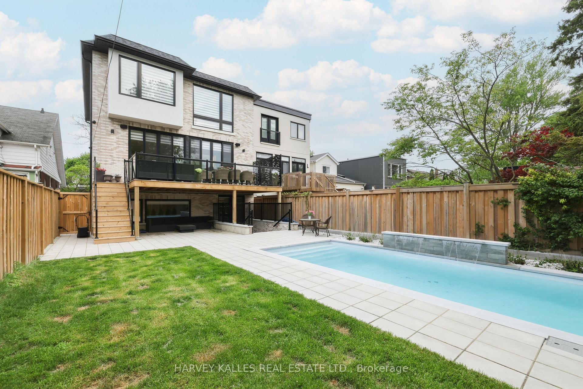 176 Briar Hill Avenue, Toronto