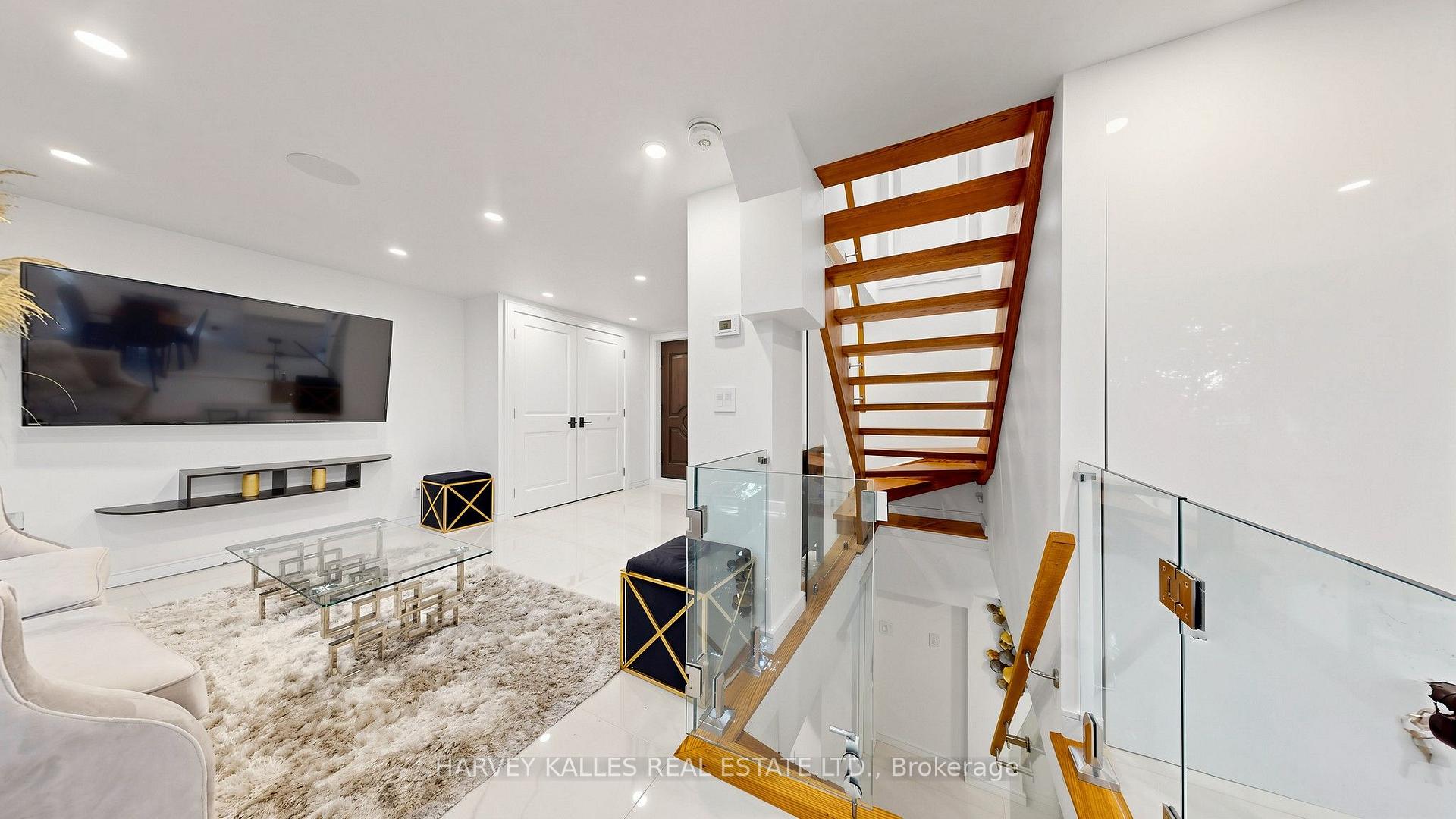 23A Donwoods Drive, Toronto