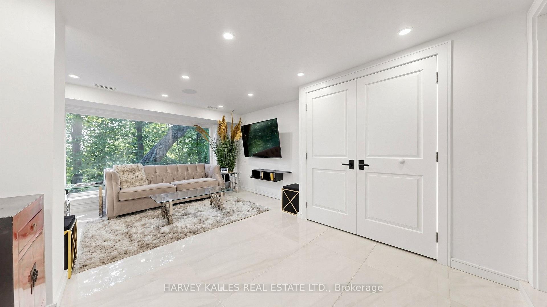 23A Donwoods Drive, Toronto