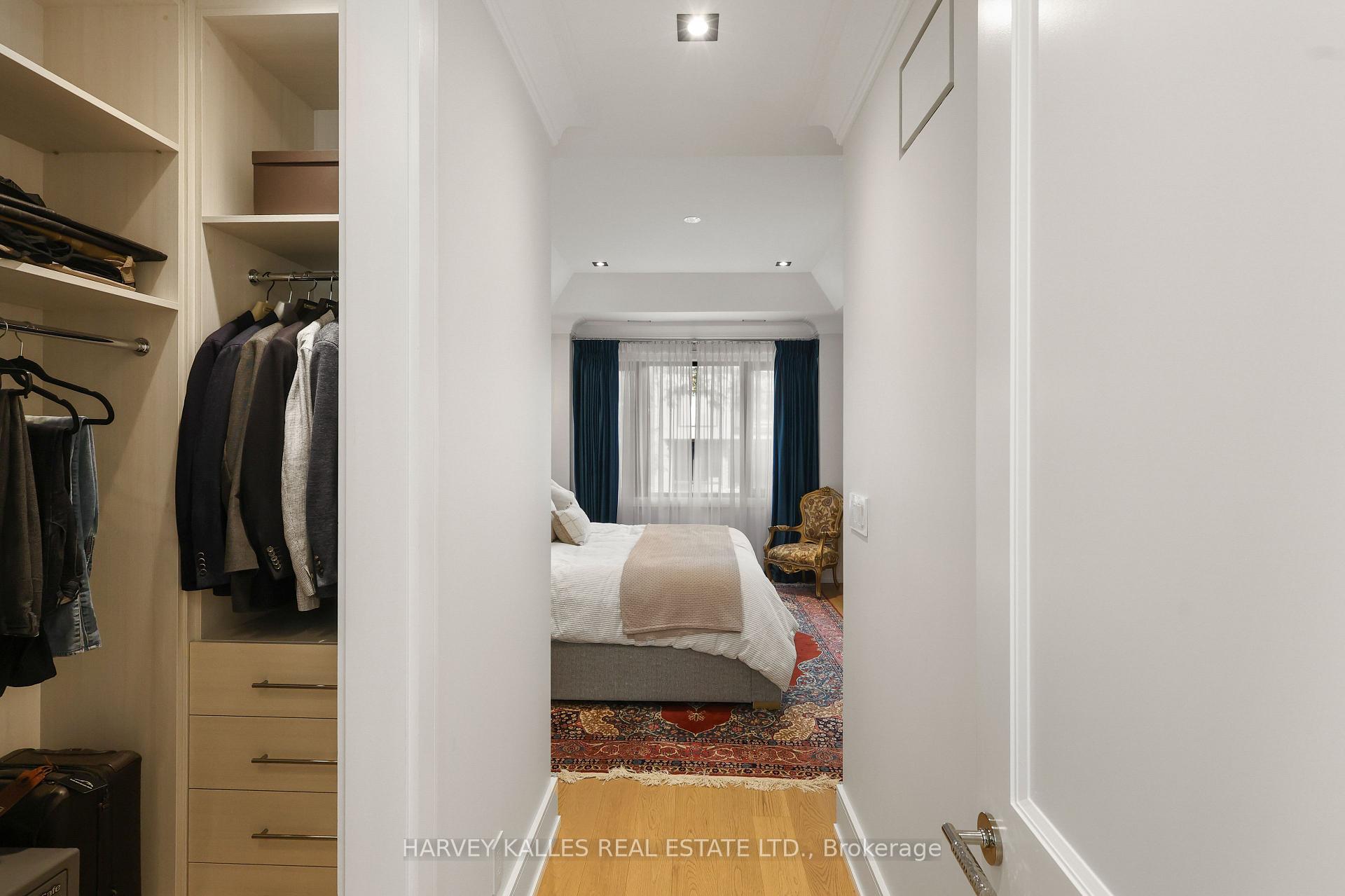 90 Roe Avenue, Toronto