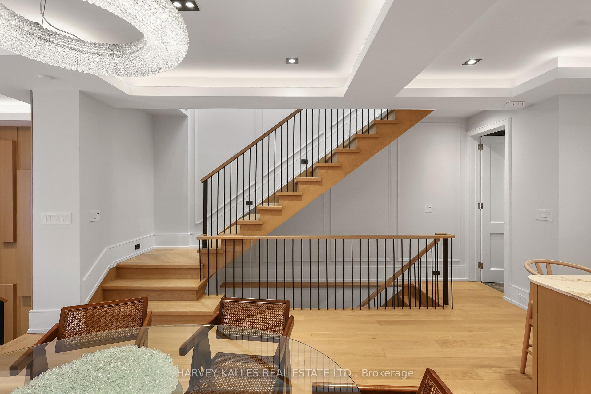 90 Roe Avenue, Toronto