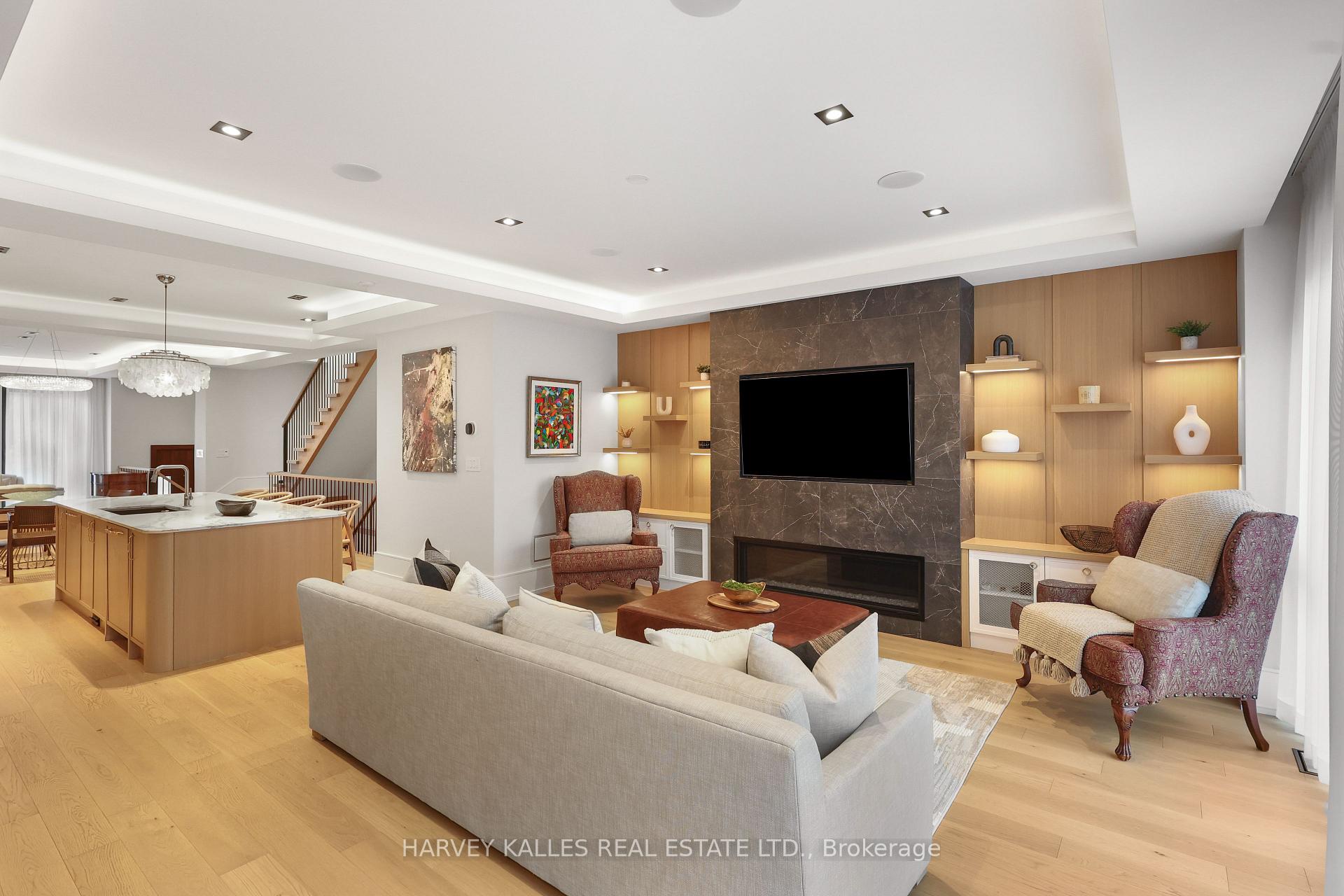 90 Roe Avenue, Toronto