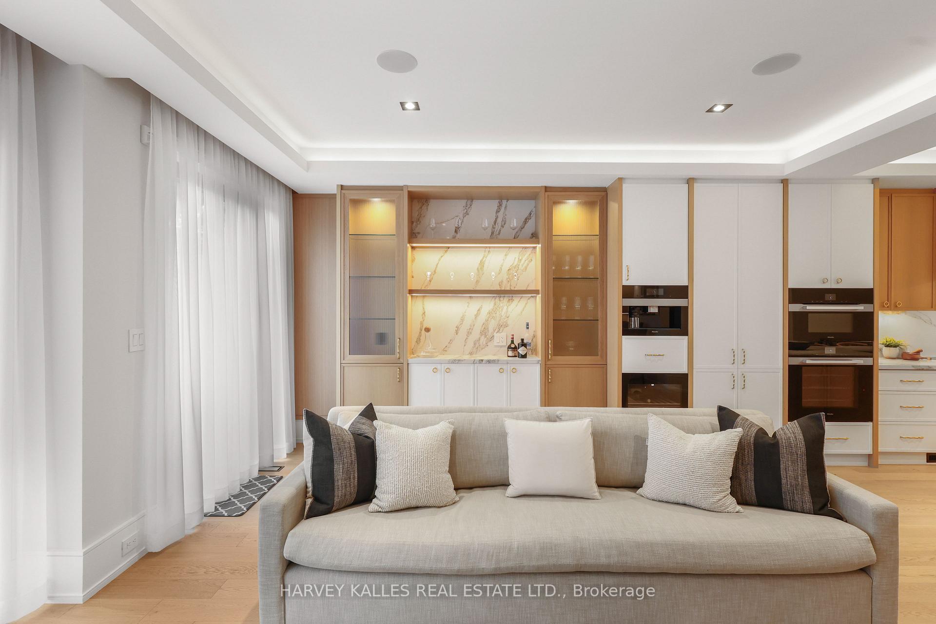 90 Roe Avenue, Toronto