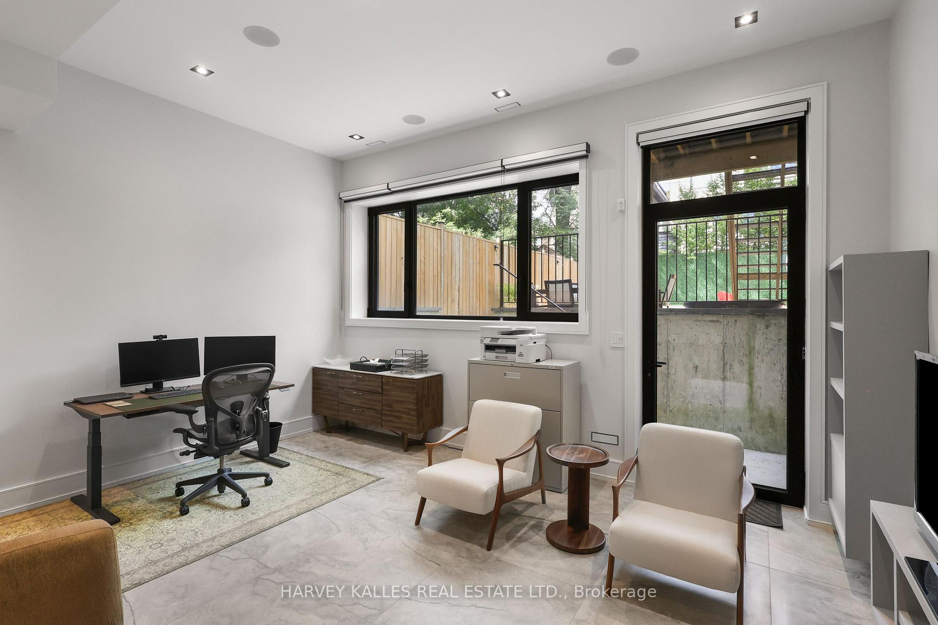 90 Roe Avenue, Toronto