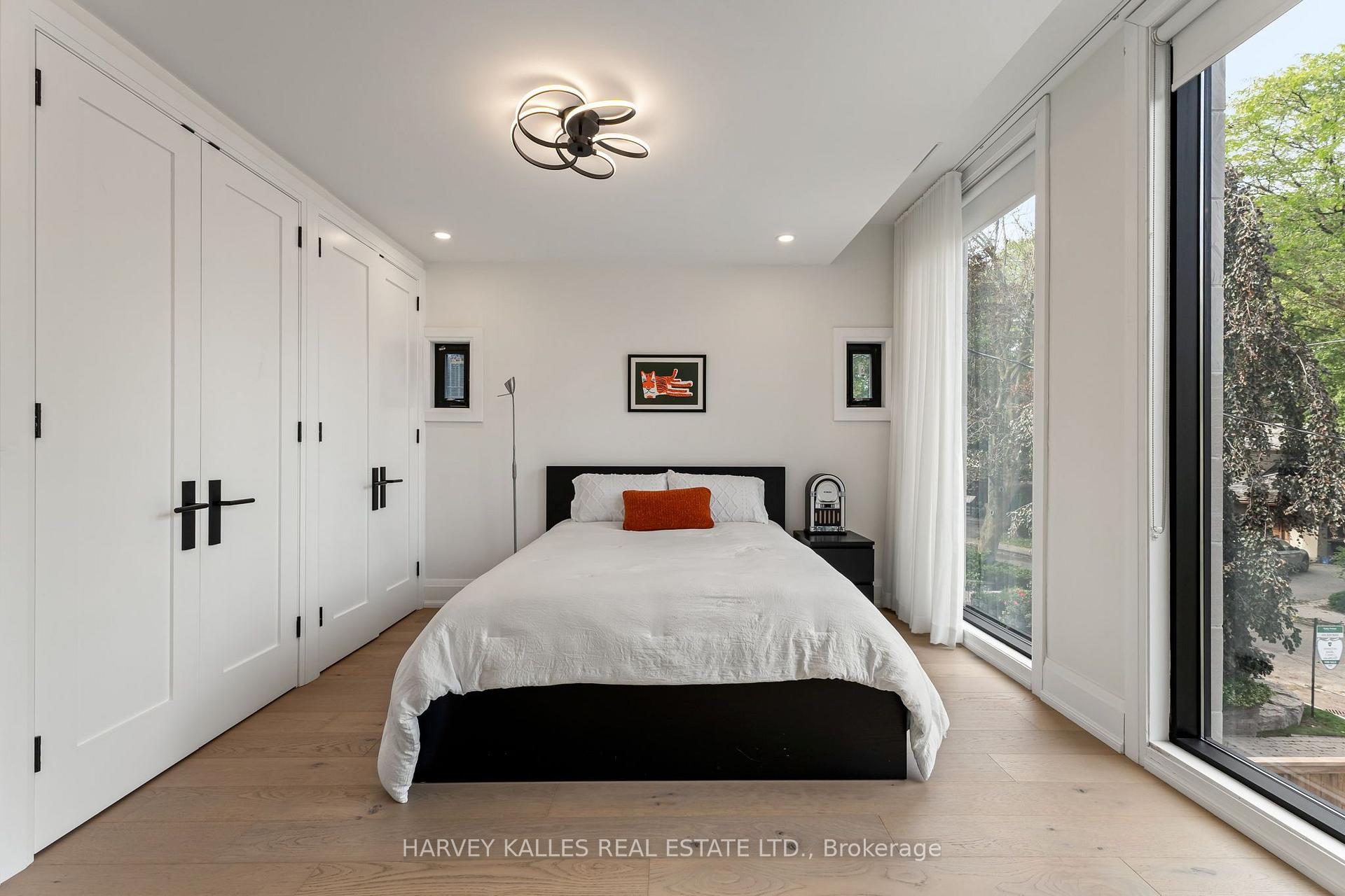 75 Lawrence Crescent, Toronto