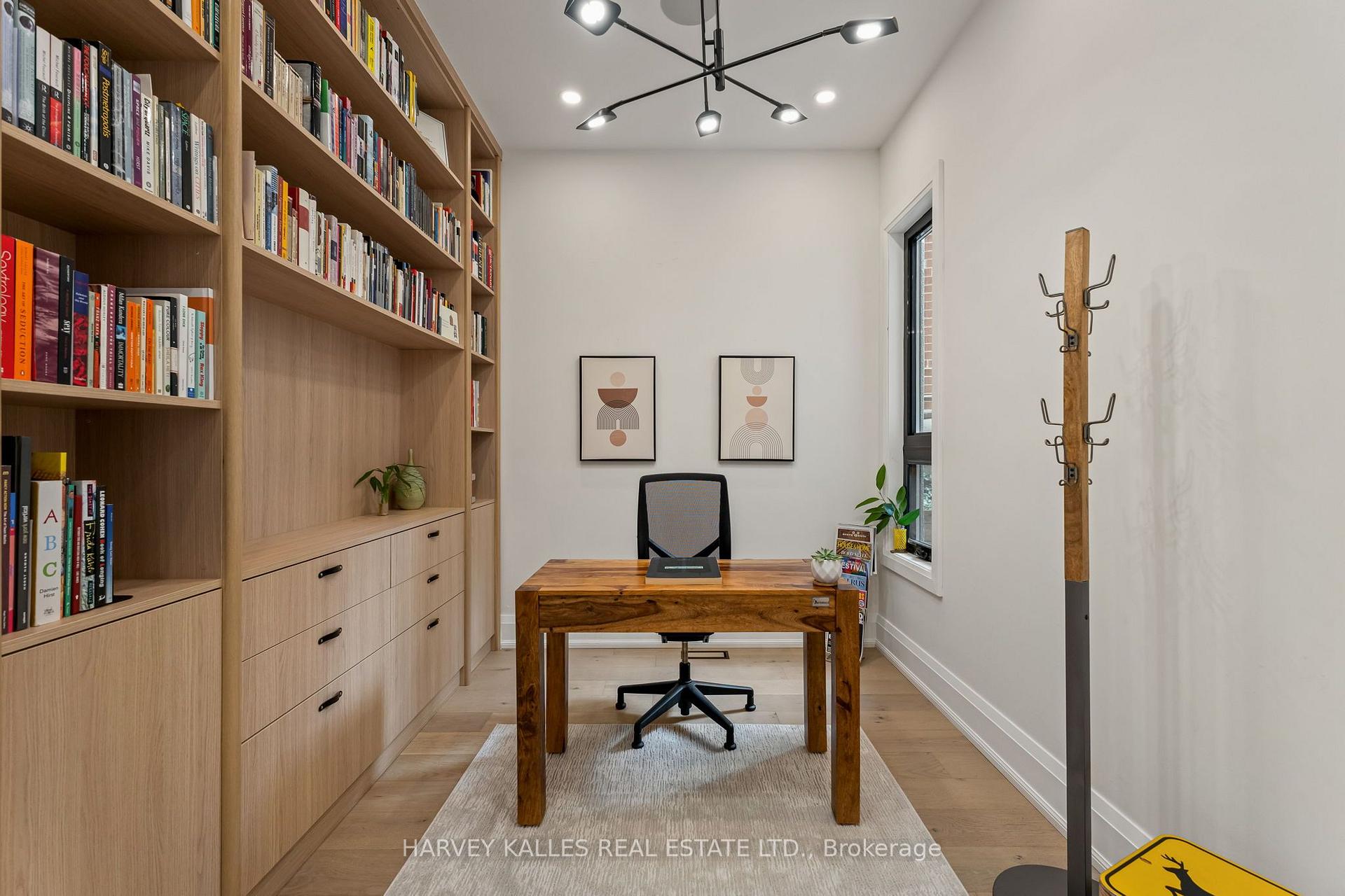 75 Lawrence Crescent, Toronto