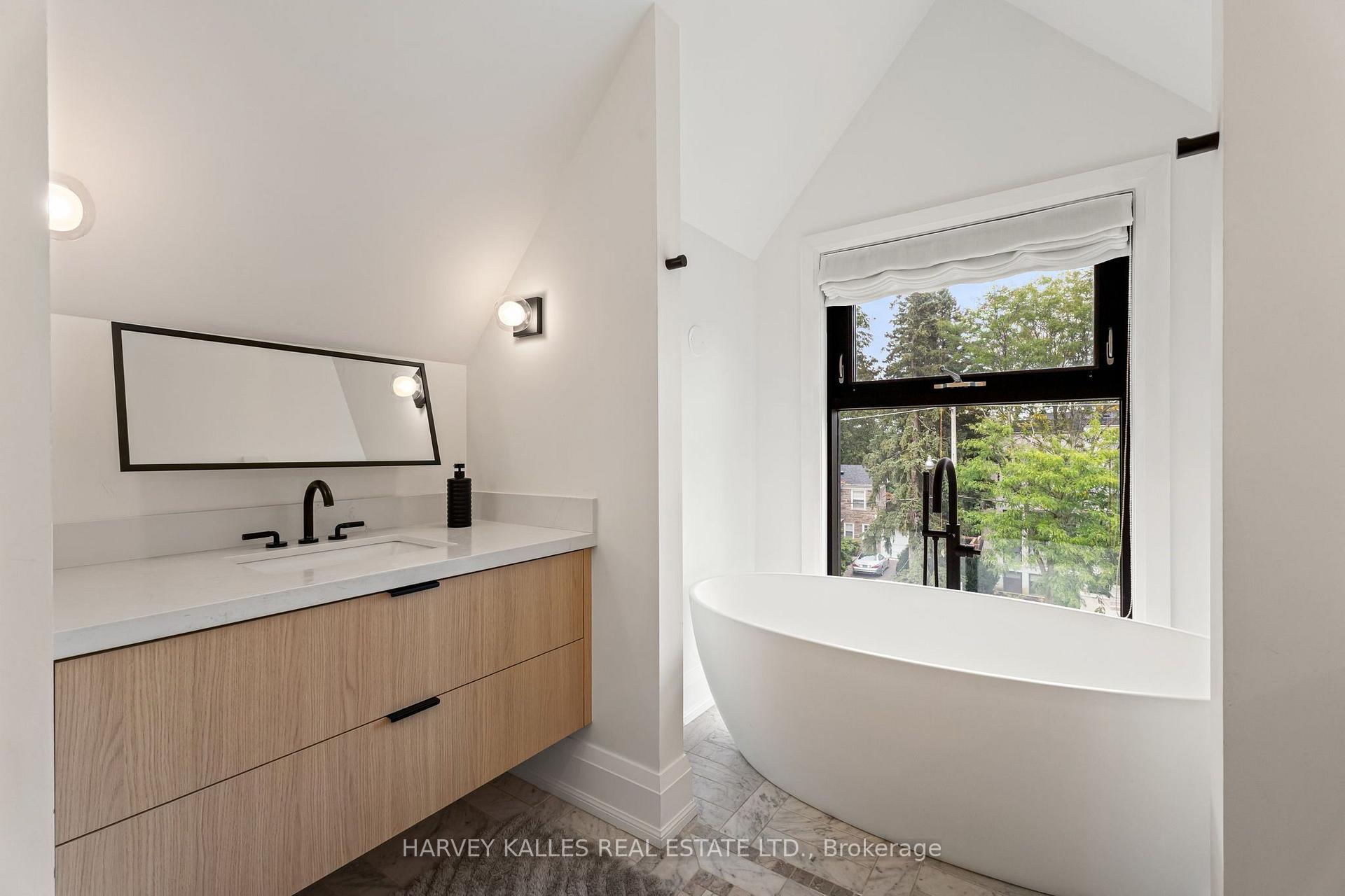 75 Lawrence Crescent, Toronto