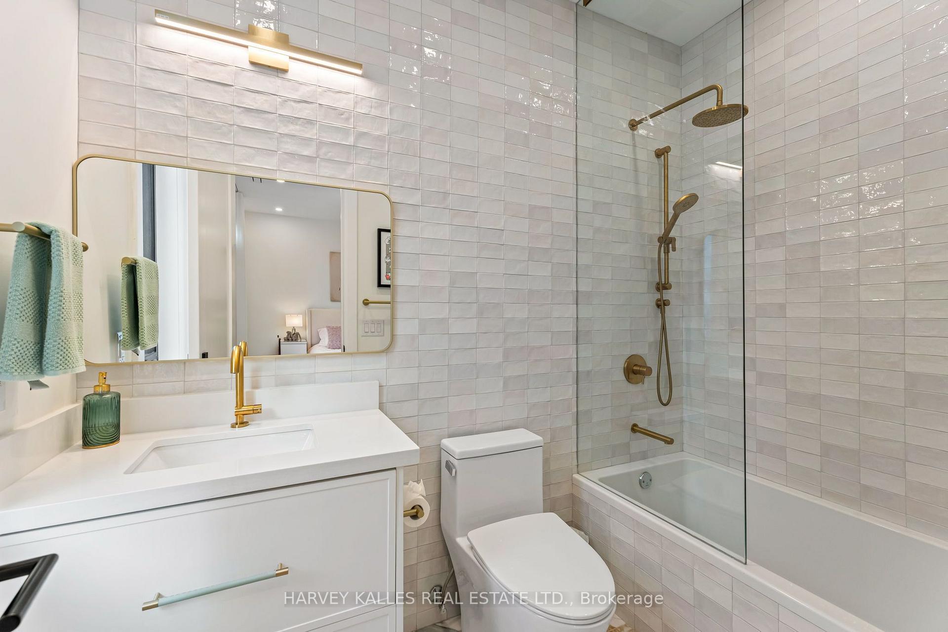 75 Lawrence Crescent, Toronto