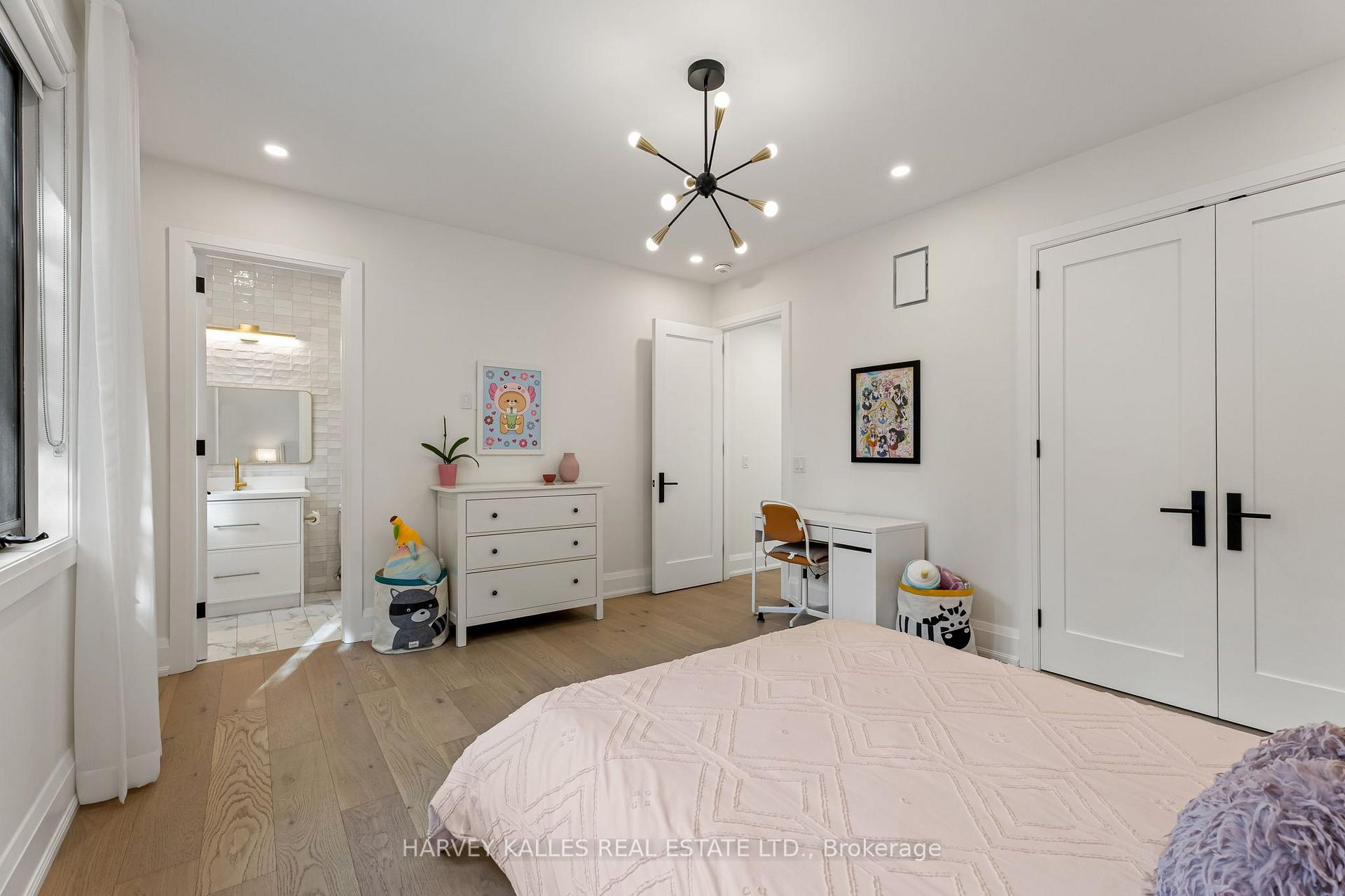 75 Lawrence Crescent, Toronto