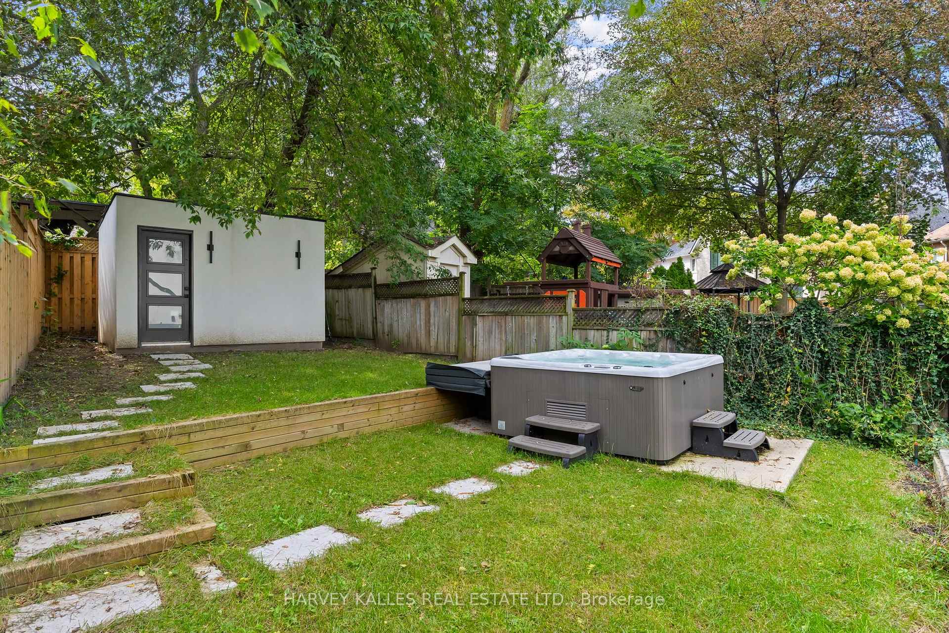 75 Lawrence Crescent, Toronto