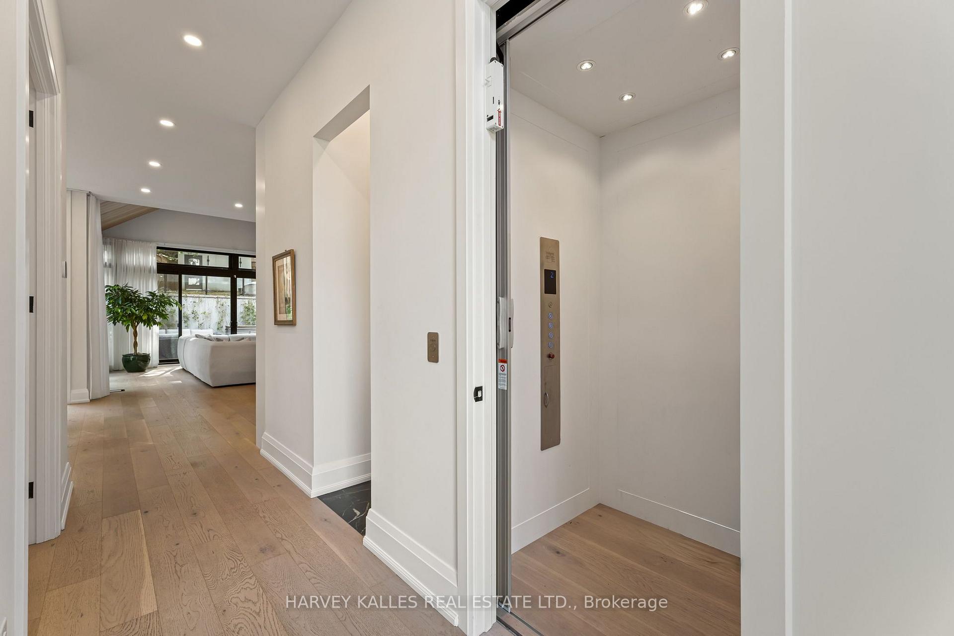 75 Lawrence Crescent, Toronto