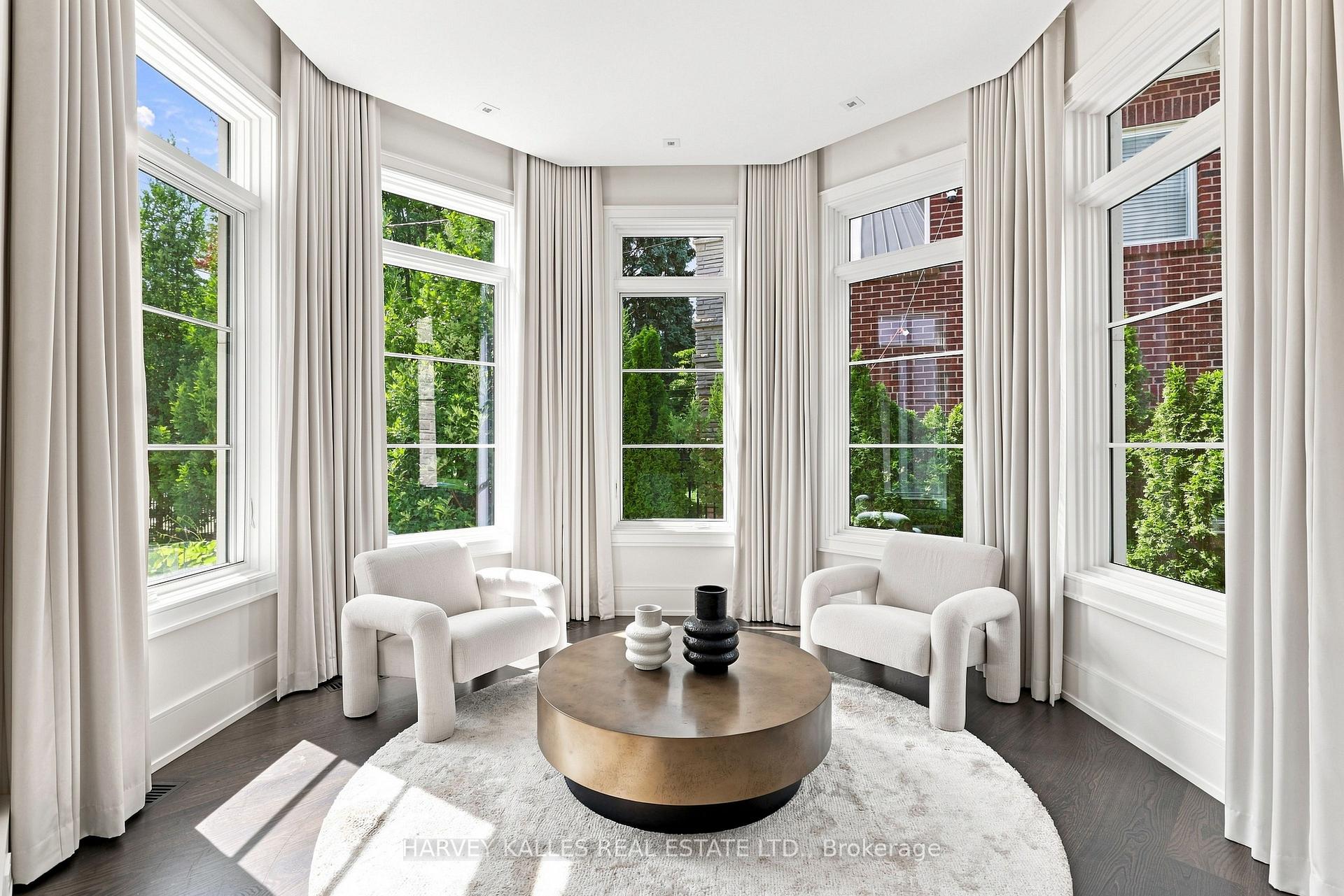 126 Sandringham Drive, Toronto