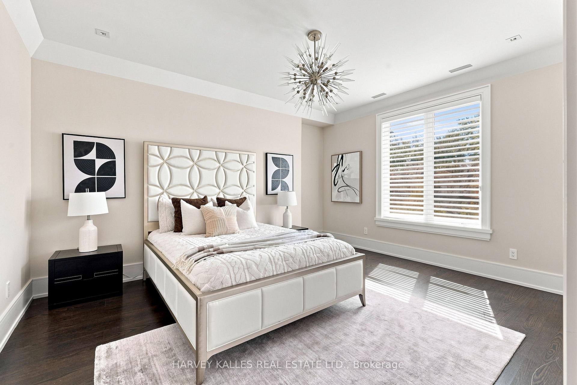 126 Sandringham Drive, Toronto