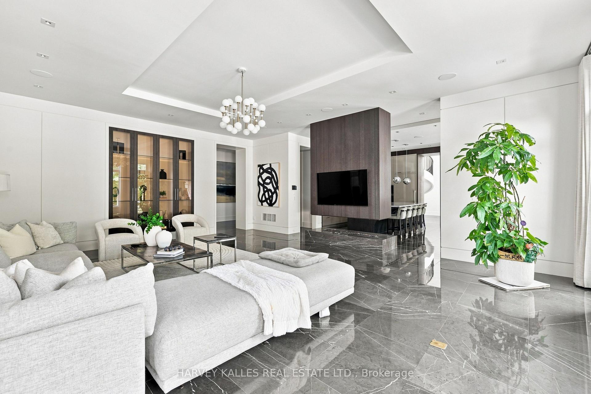 126 Sandringham Drive, Toronto