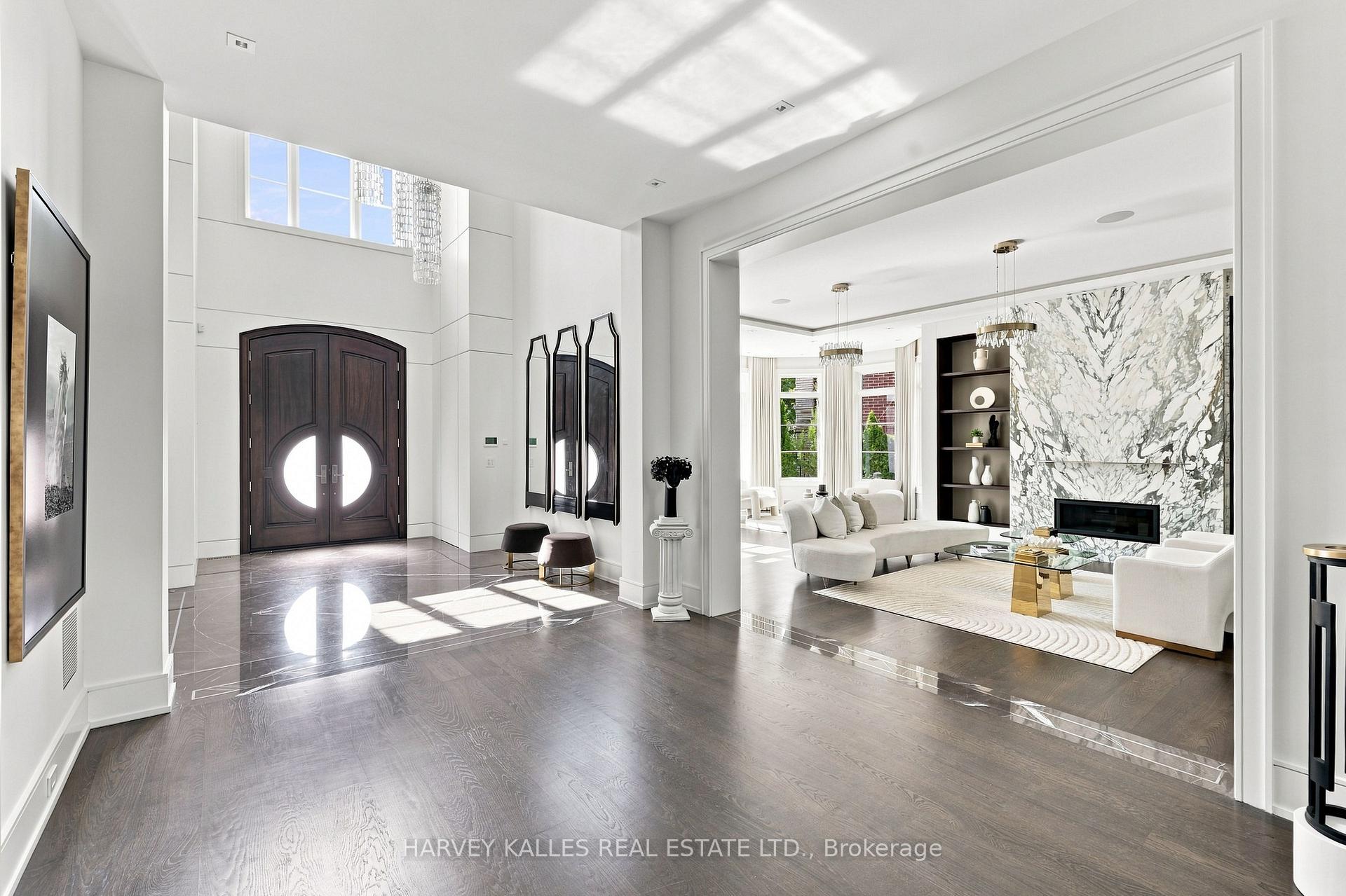 126 Sandringham Drive, Toronto