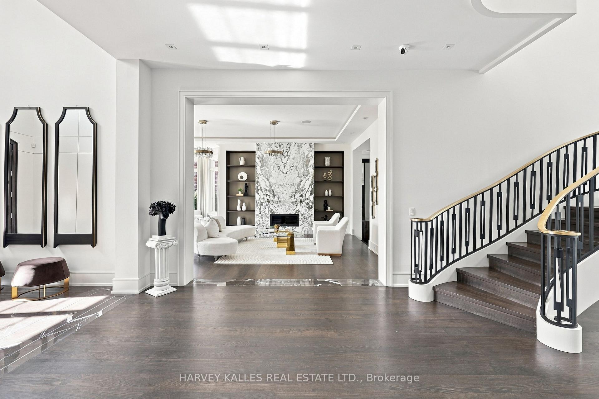 126 Sandringham Drive, Toronto