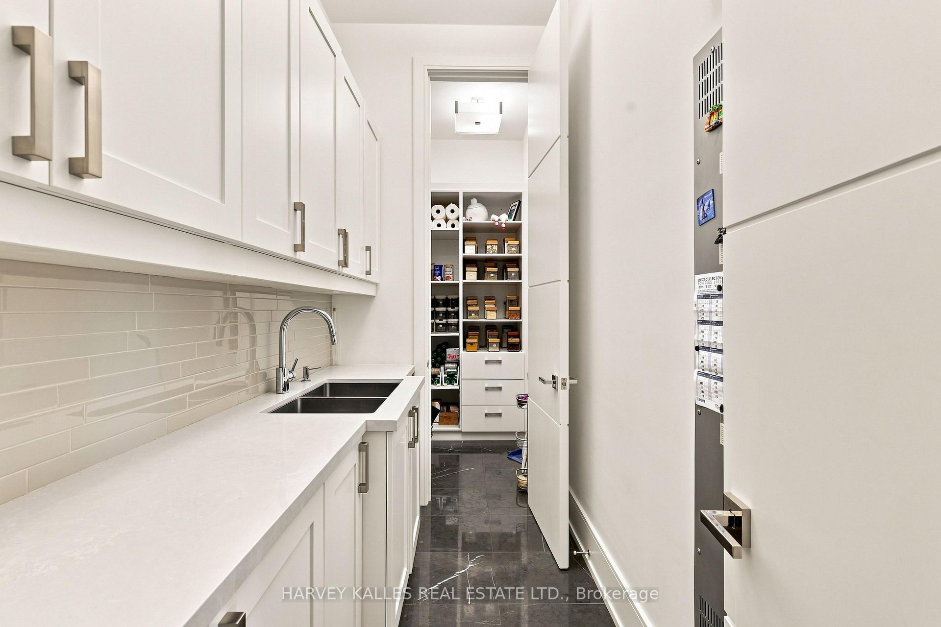 126 Sandringham Drive, Toronto