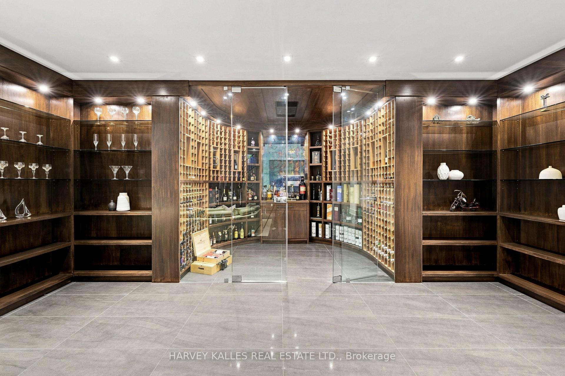 126 Sandringham Drive, Toronto