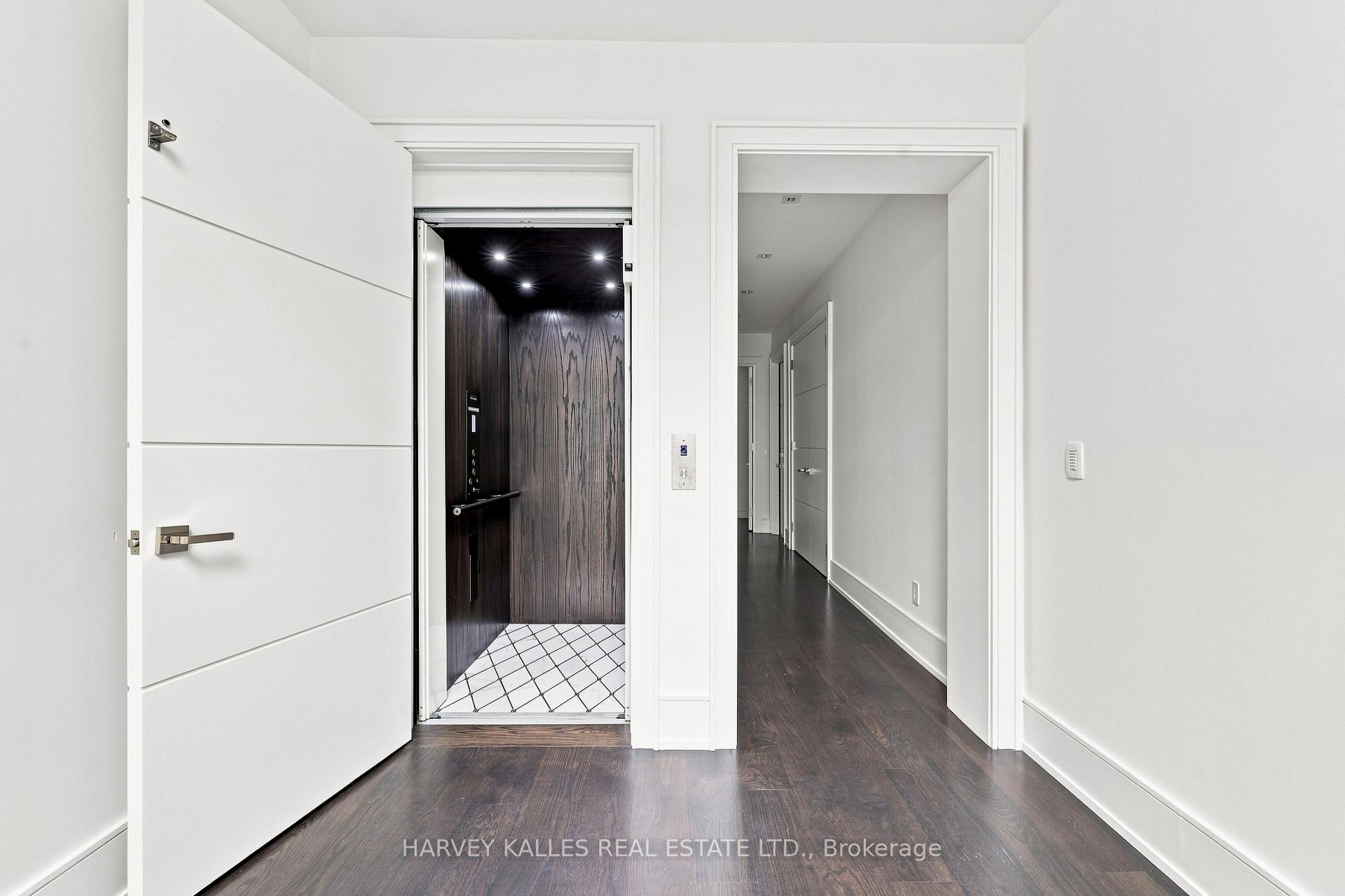 126 Sandringham Drive, Toronto