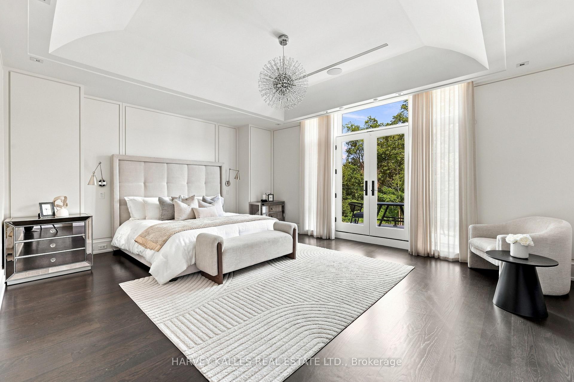 126 Sandringham Drive, Toronto