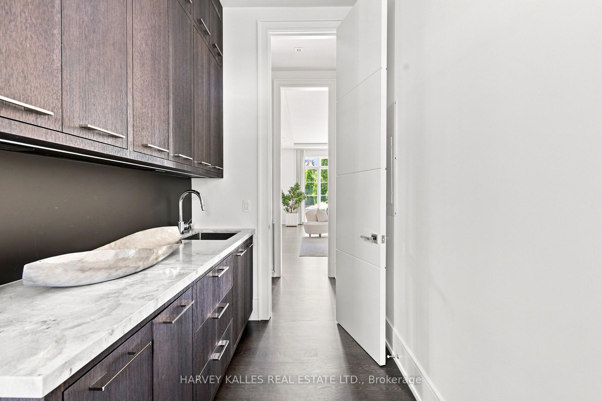 126 Sandringham Drive, Toronto