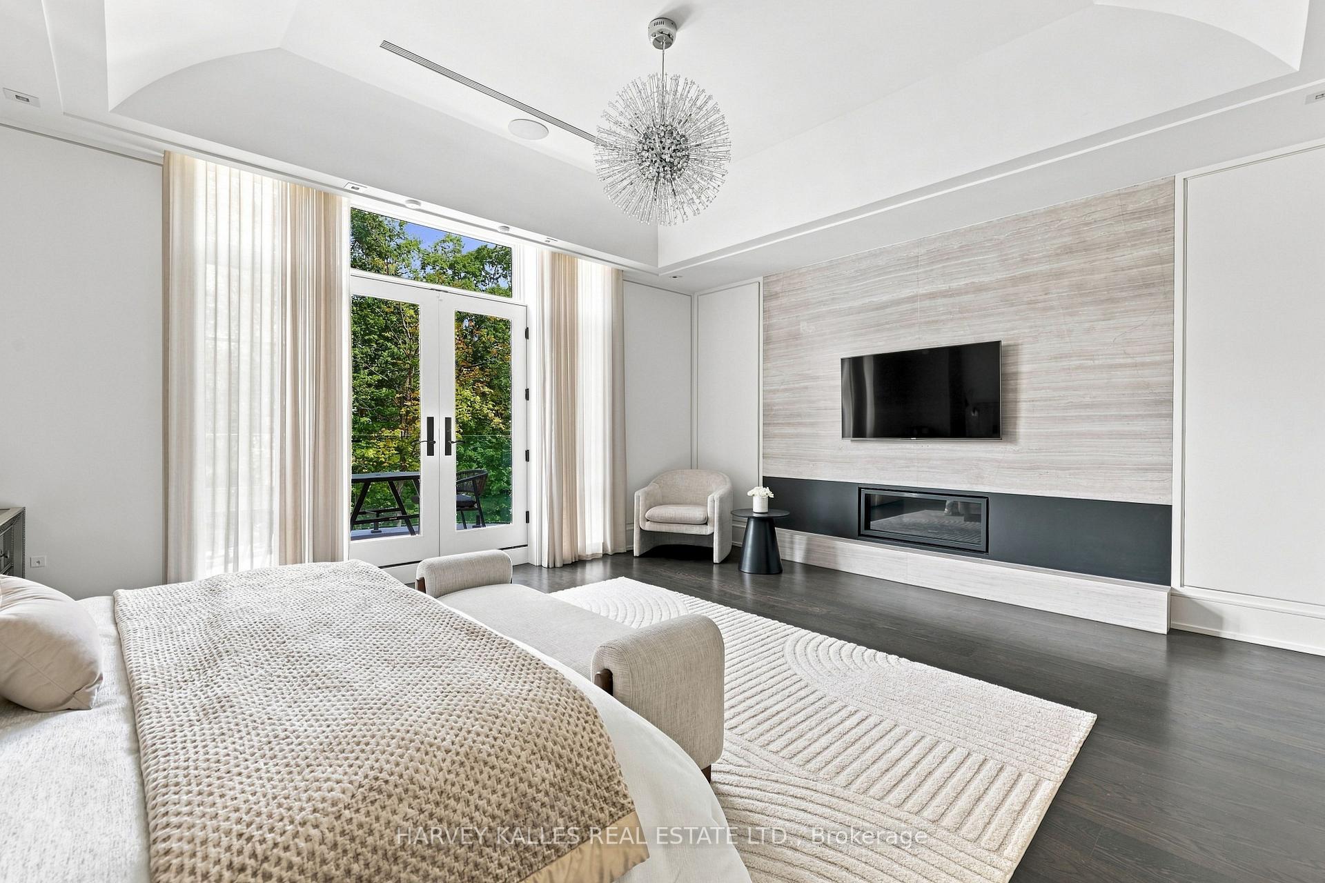 126 Sandringham Drive, Toronto