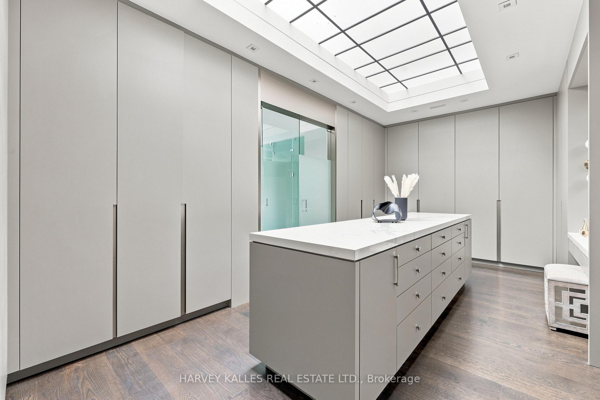 126 Sandringham Drive, Toronto