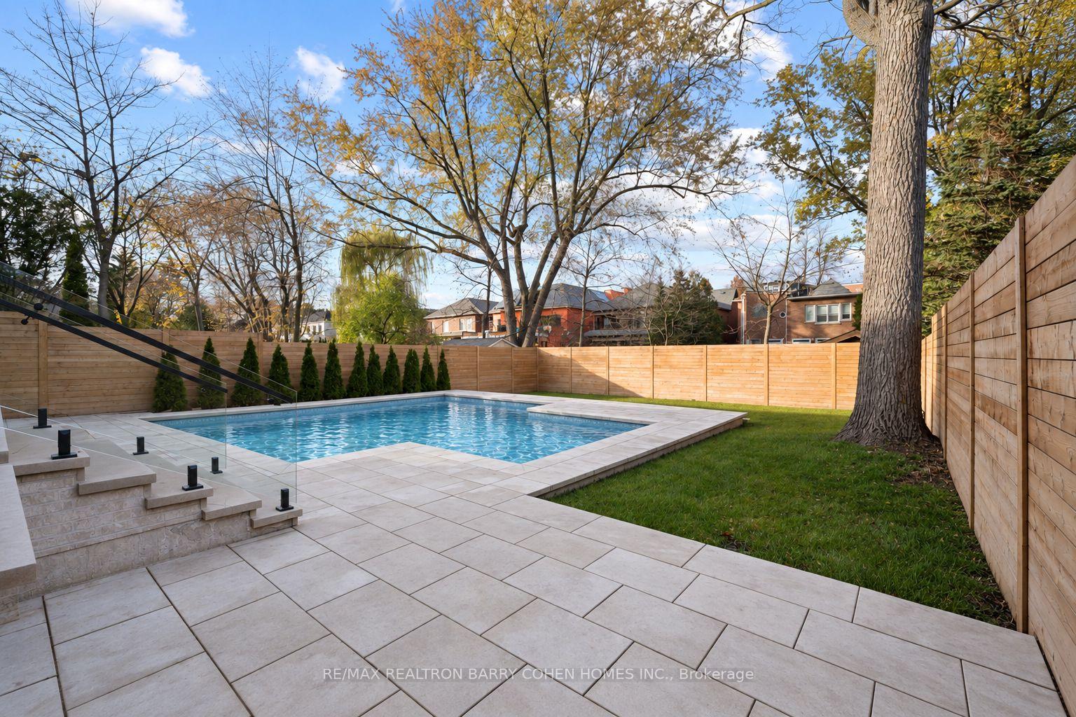 370 Glengrove Avenue W, Toronto