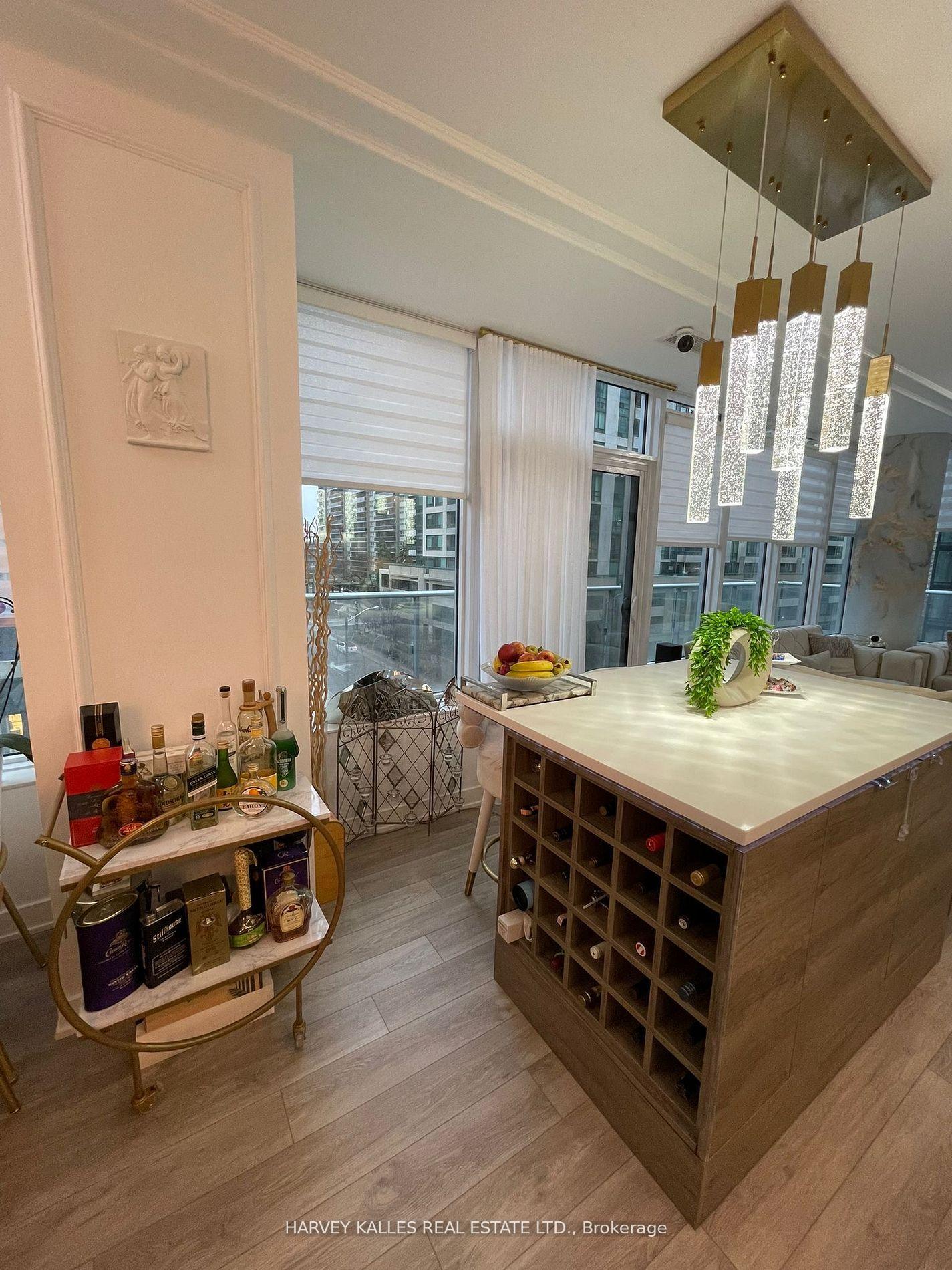 99 Broadway Avenue 514, Toronto Unit: 514