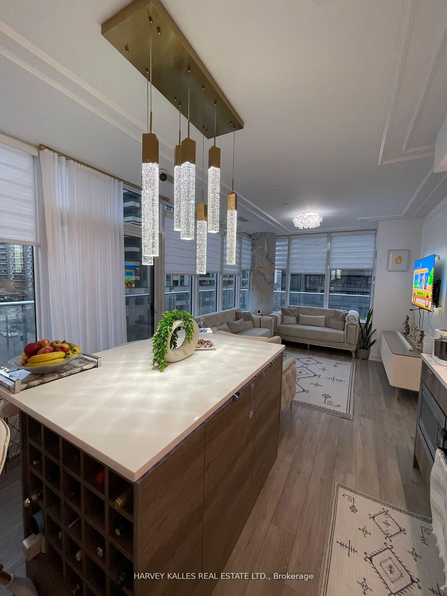 99 Broadway Avenue 514, Toronto Unit: 514