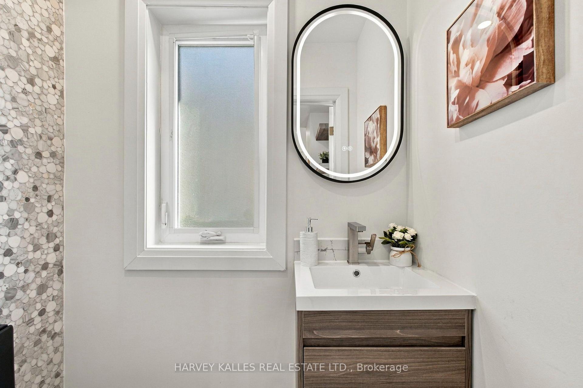 547 Melrose Avenue, Toronto