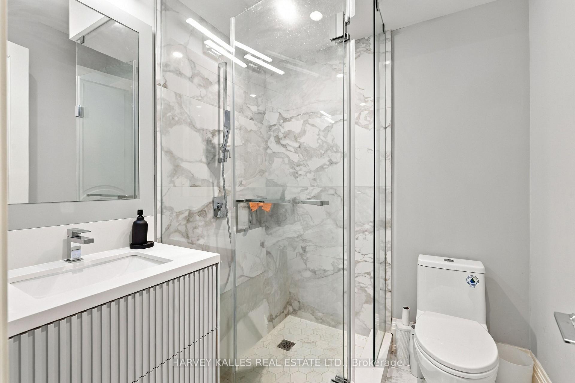 363 Bedford Park Avenue, Toronto