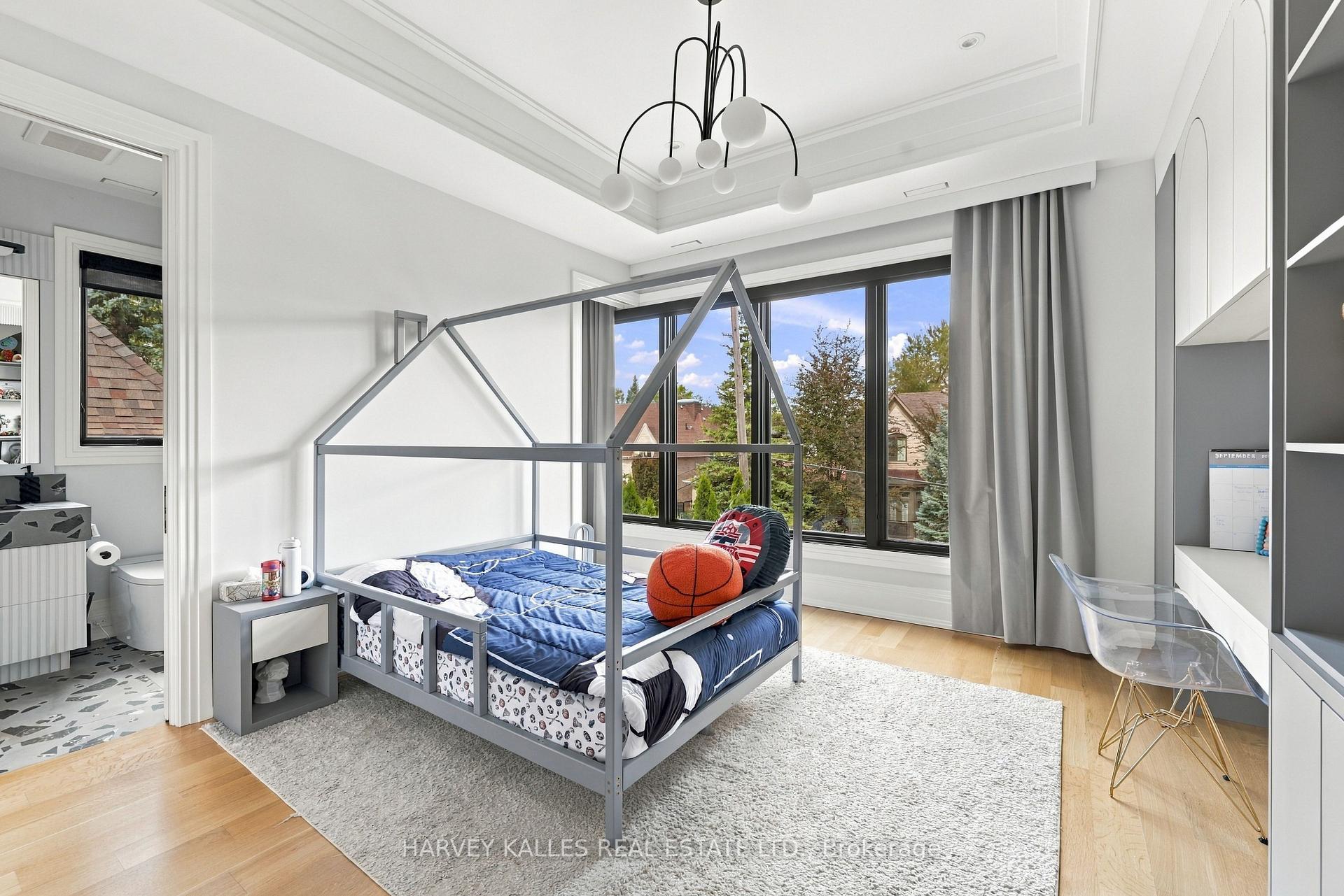 363 Bedford Park Avenue, Toronto
