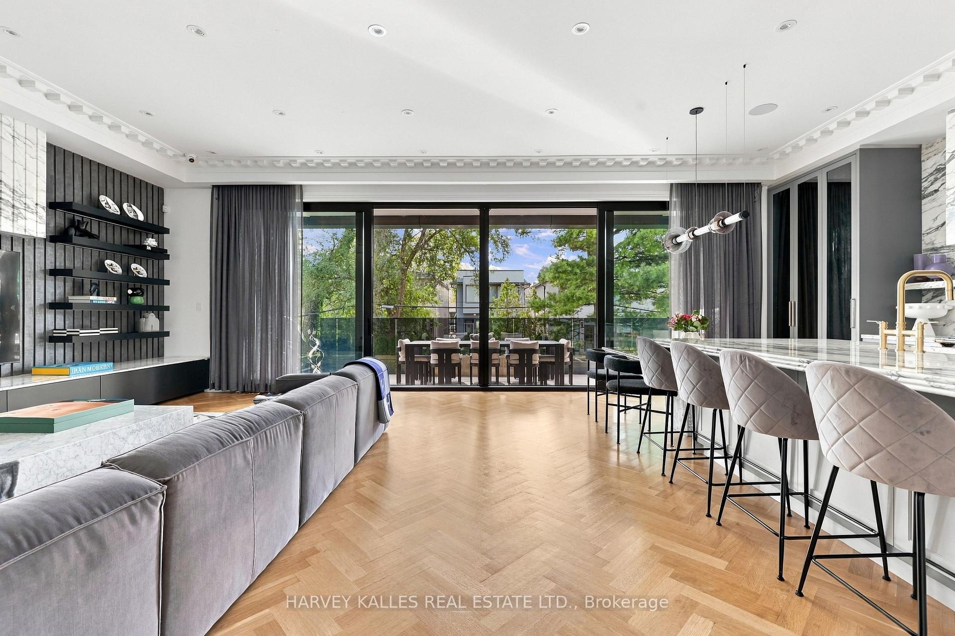 363 Bedford Park Avenue, Toronto