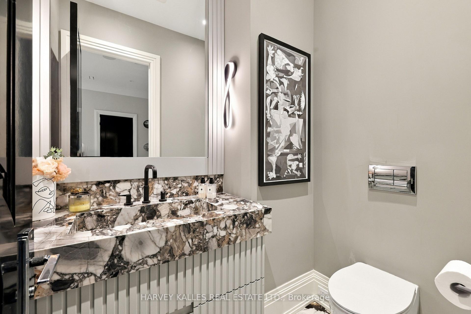363 Bedford Park Avenue, Toronto