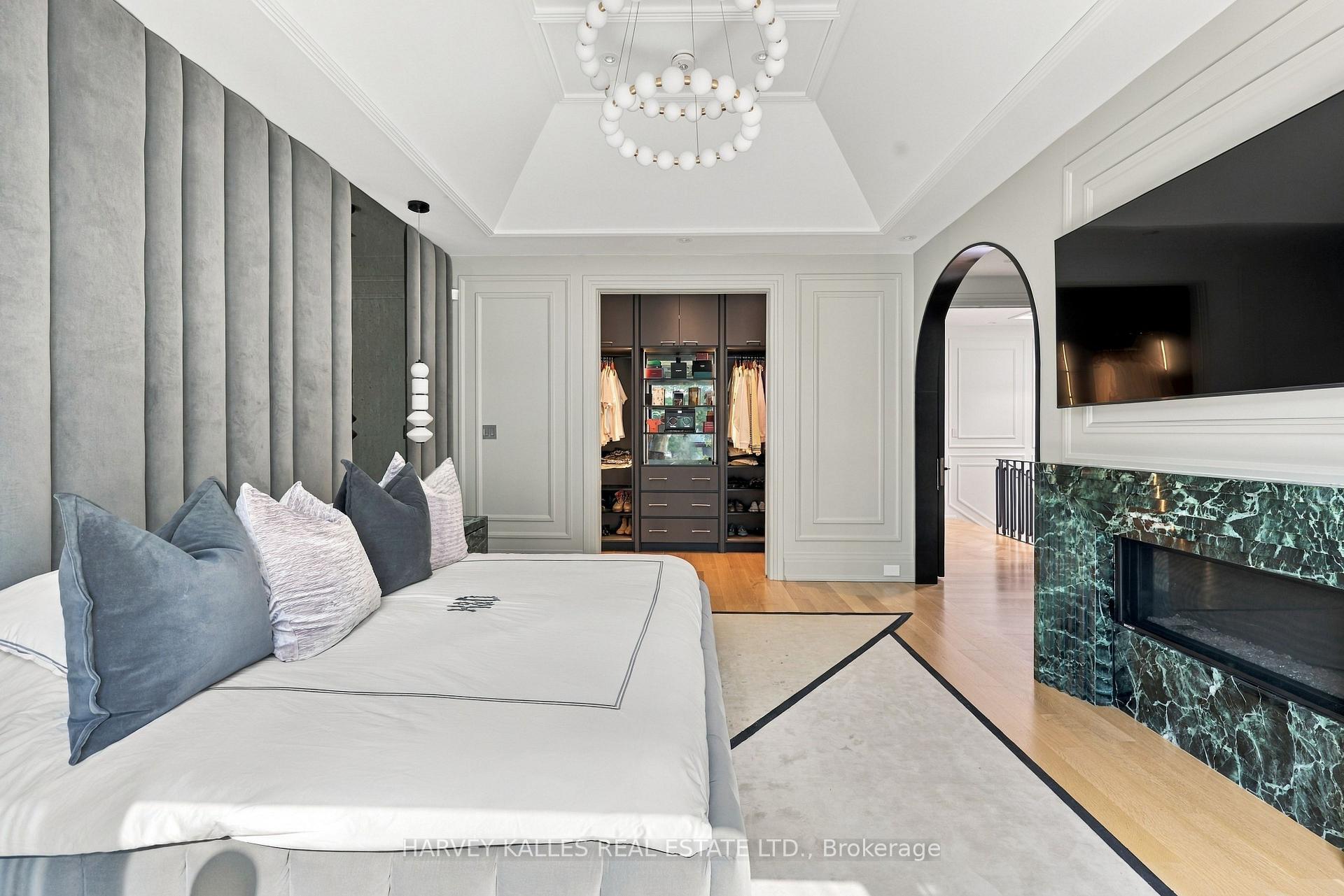363 Bedford Park Avenue, Toronto