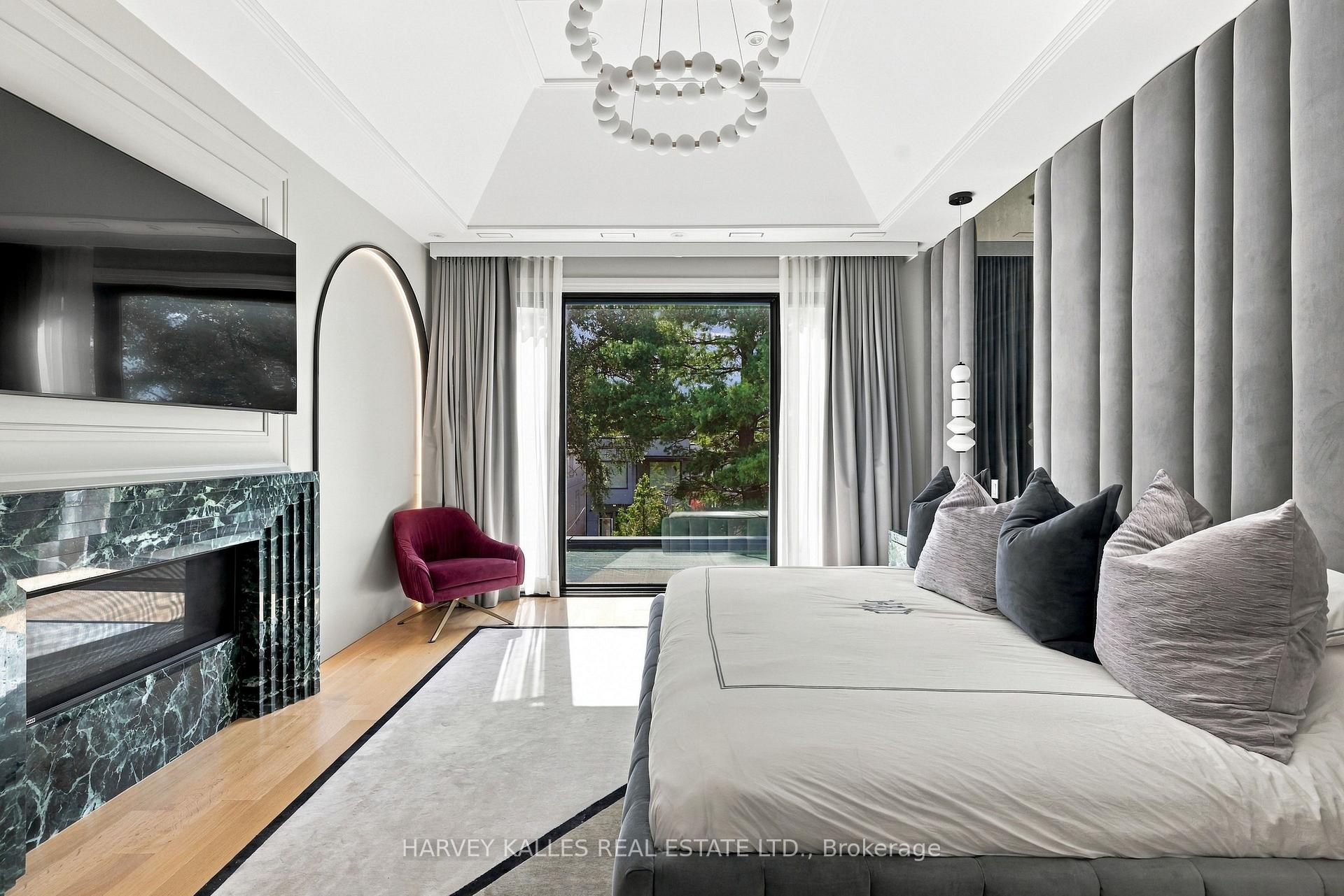 363 Bedford Park Avenue, Toronto