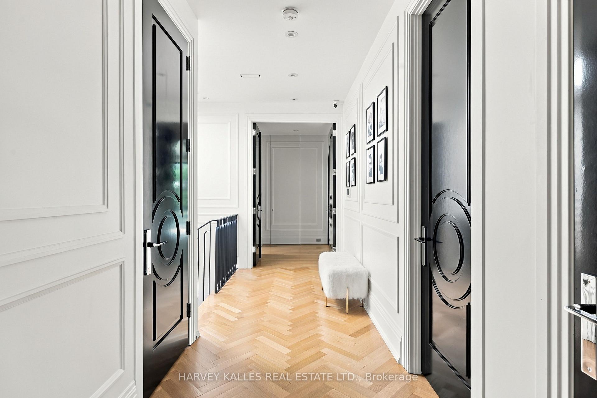 363 Bedford Park Avenue, Toronto
