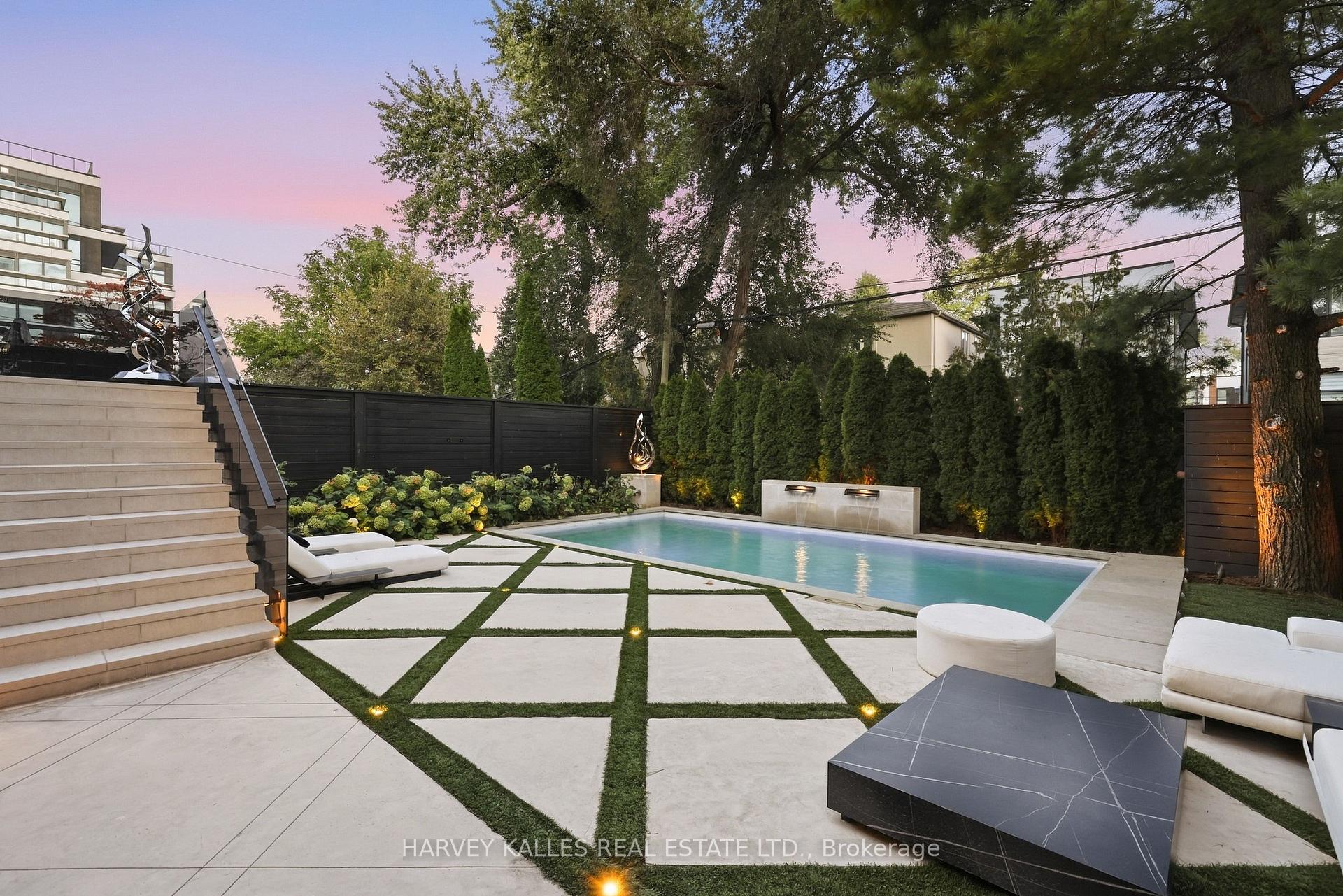 363 Bedford Park Avenue, Toronto