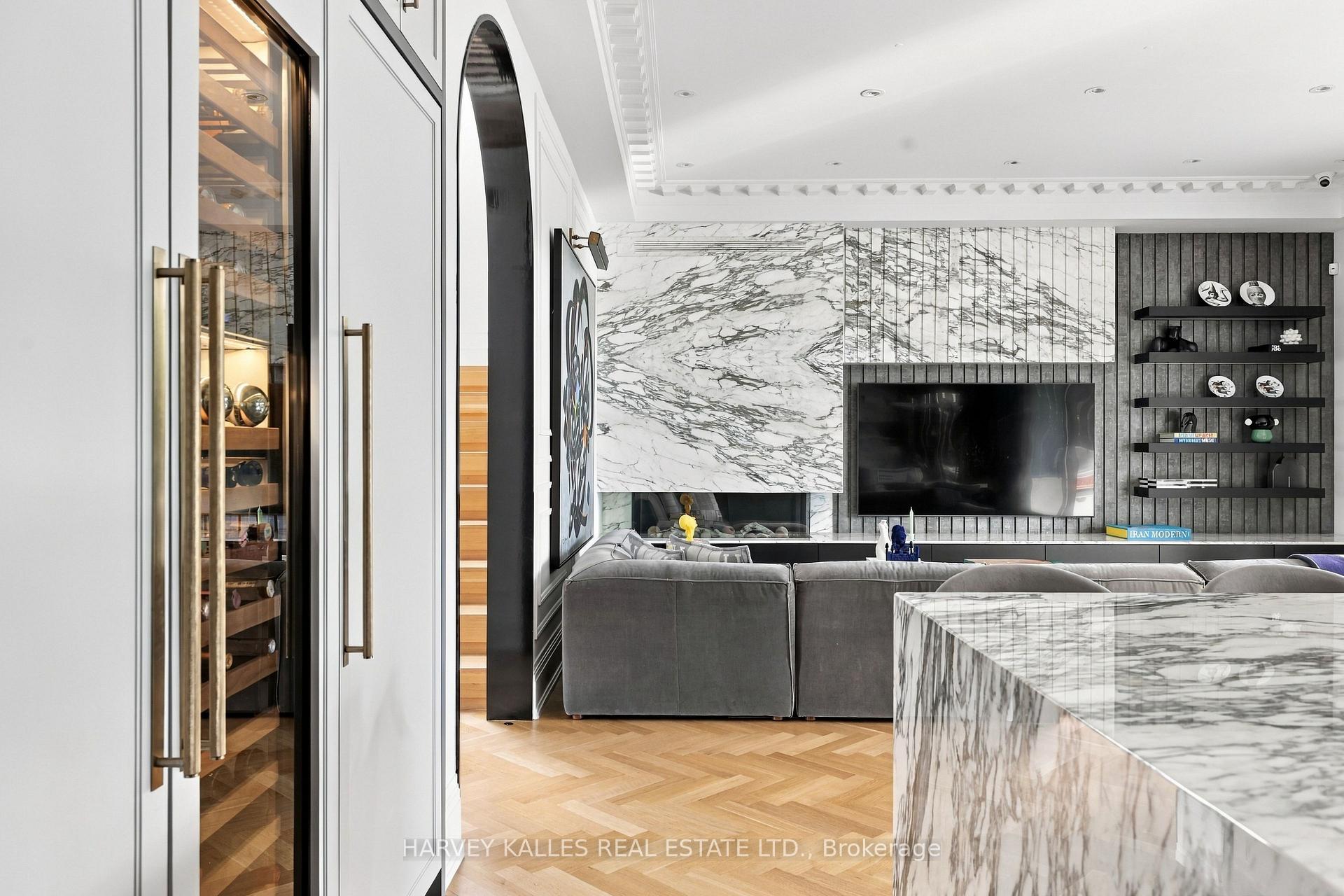 363 Bedford Park Avenue, Toronto