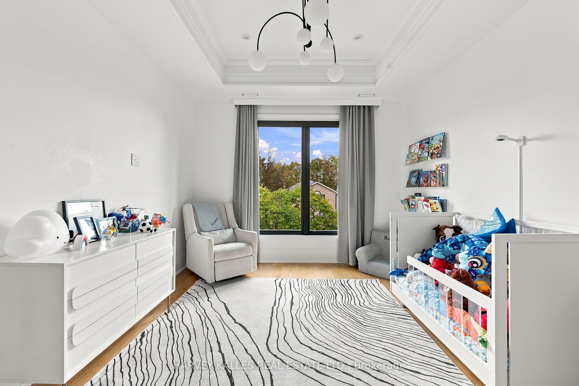 363 Bedford Park Avenue, Toronto