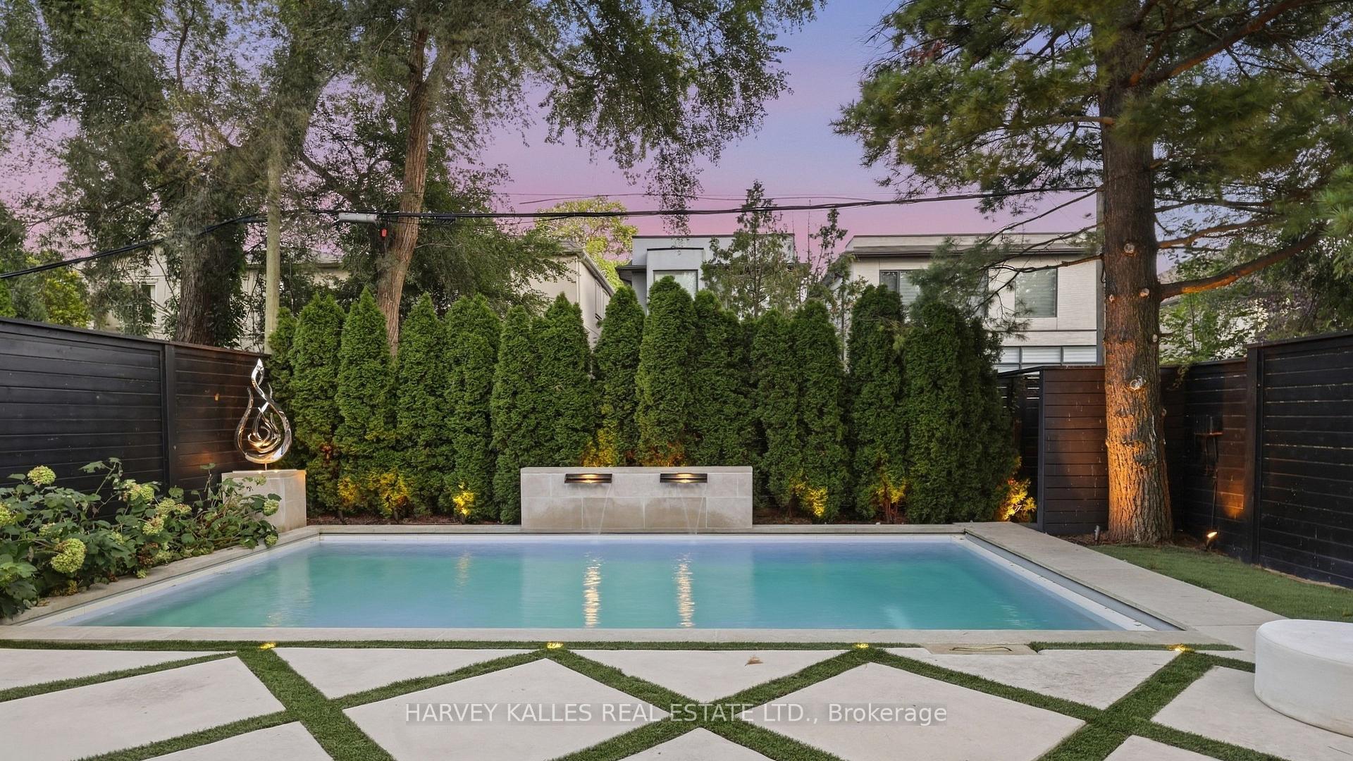 363 Bedford Park Avenue, Toronto
