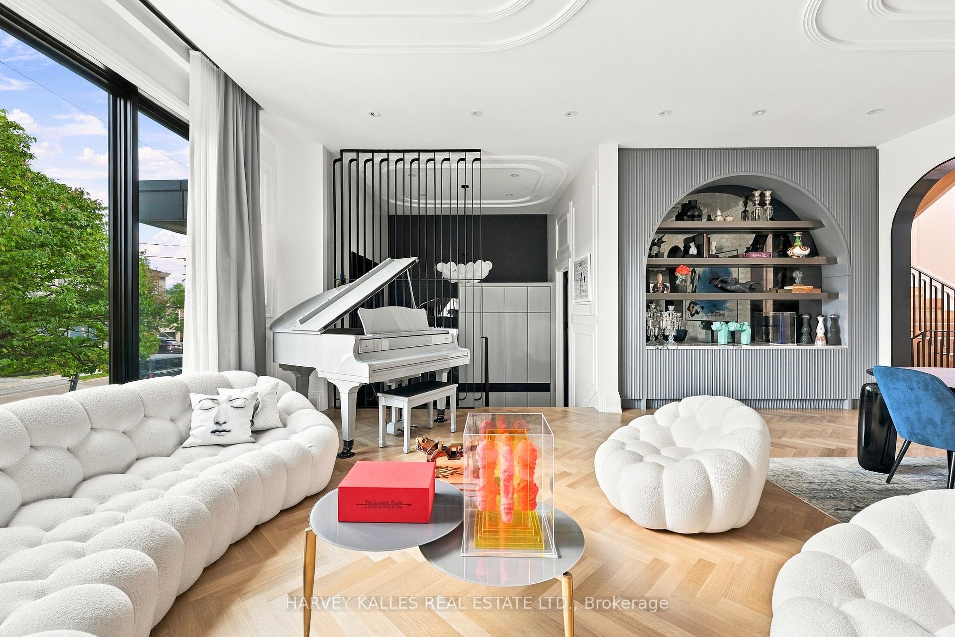 363 Bedford Park Avenue, Toronto