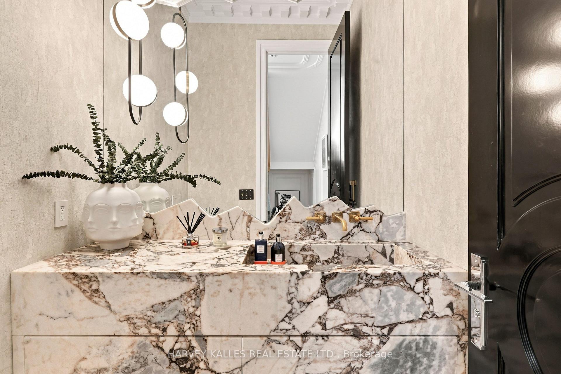 363 Bedford Park Avenue, Toronto