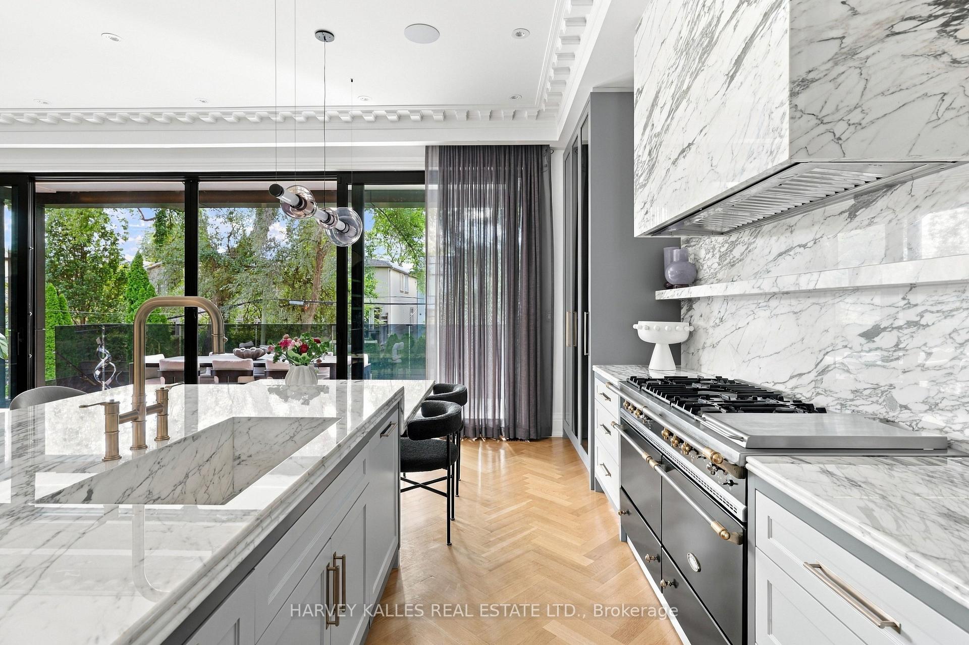 363 Bedford Park Avenue, Toronto
