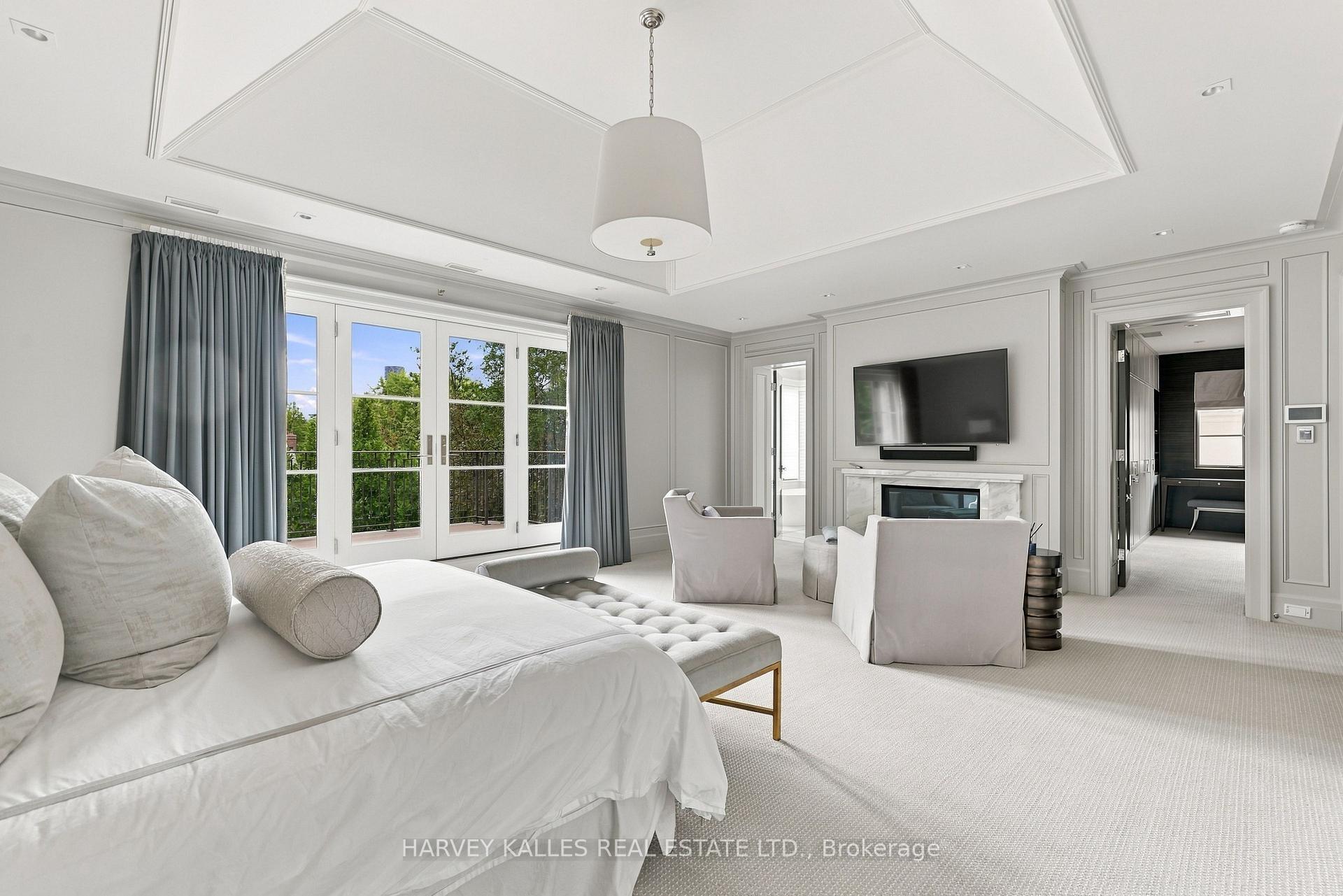 221 Dunvegan Road, Toronto