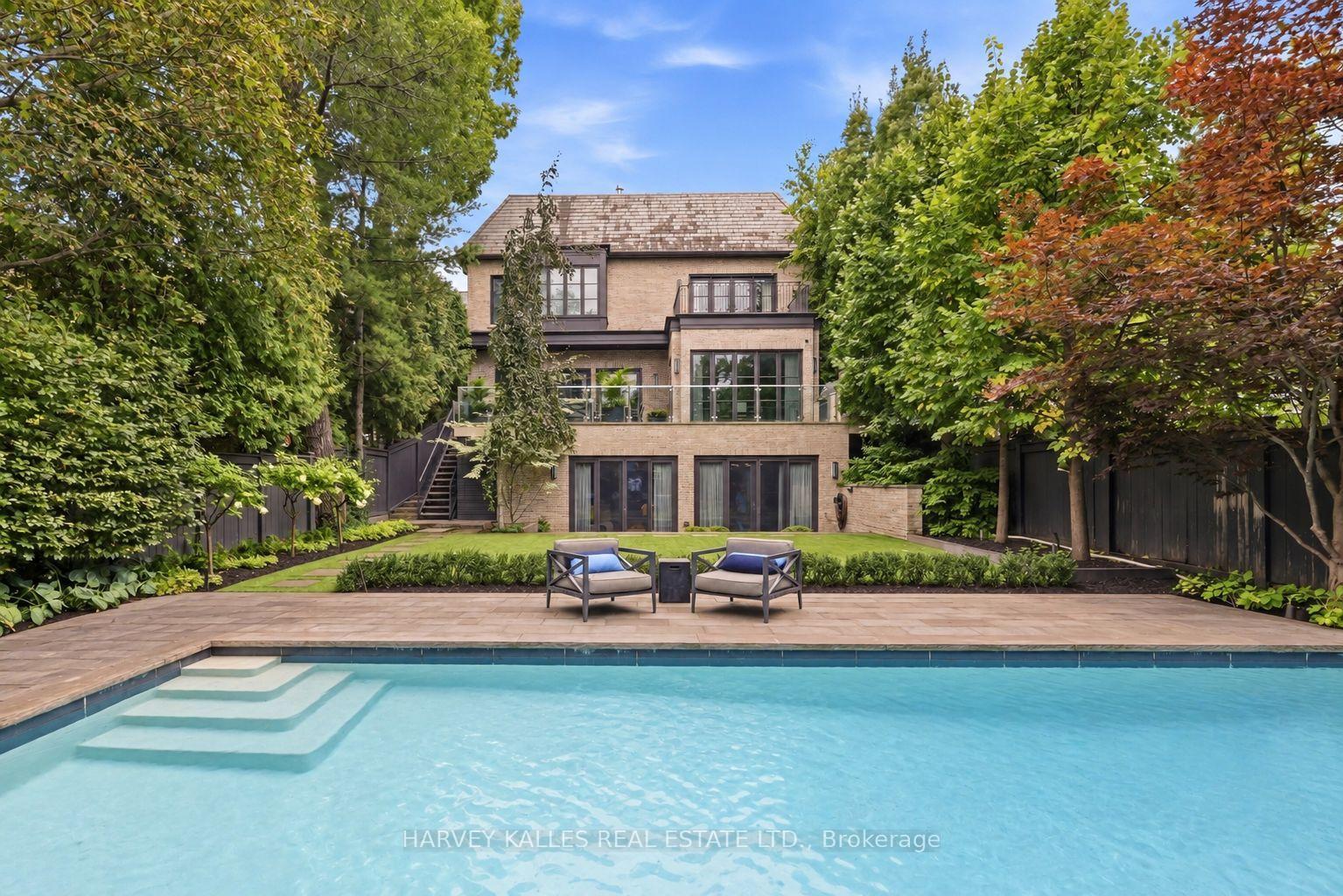 221 Dunvegan Road, Toronto