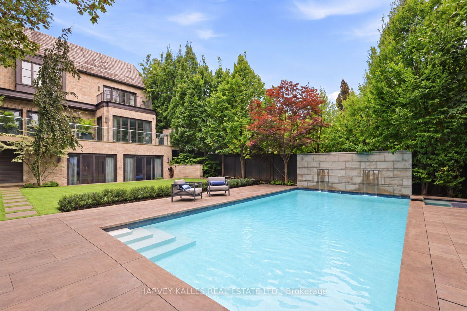 221 Dunvegan Road, Toronto