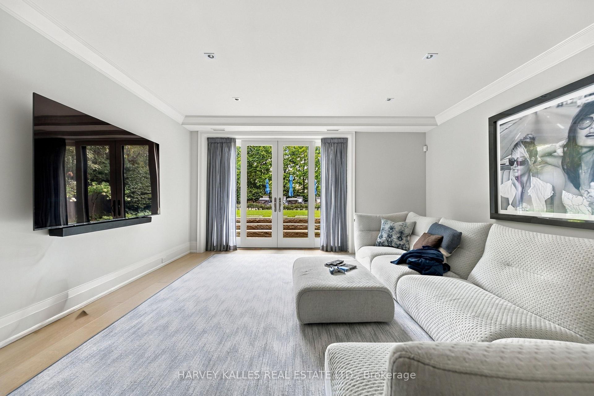 221 Dunvegan Road, Toronto